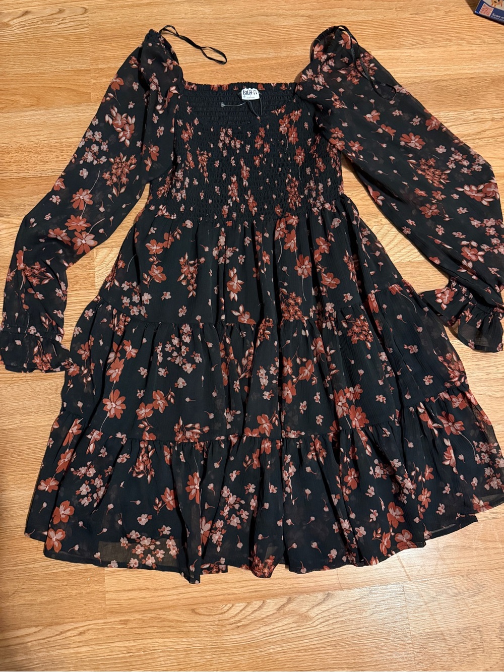 Women’s floral print smocked dress